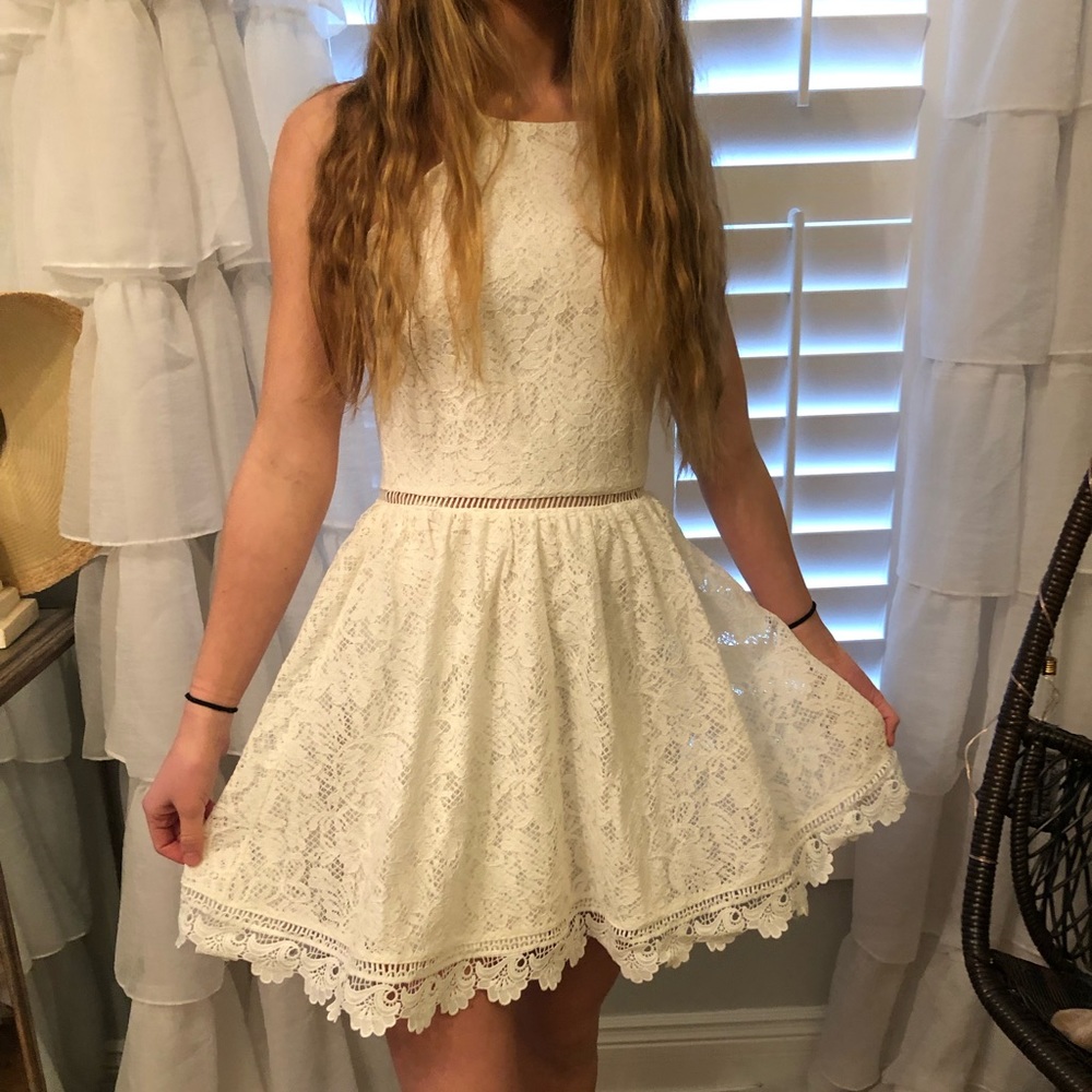 Dress purchased from Lulu clothing!
